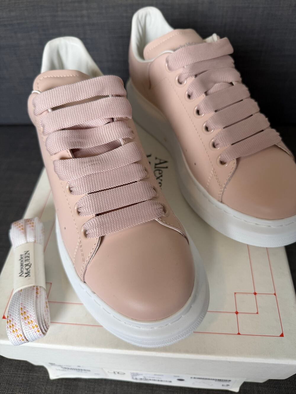 New Alexander McQueen Larry Blush Pink Leather Oversized Sneakers Size 40 Unisex